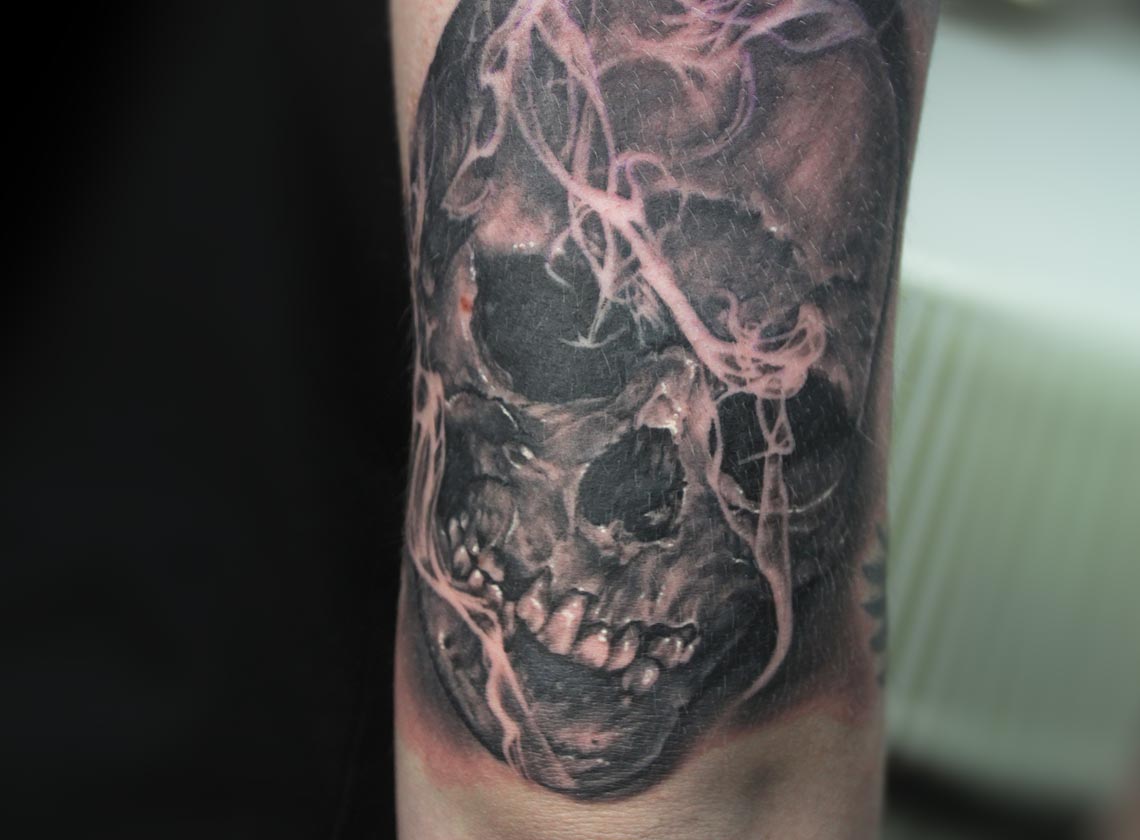 smoke skull tattoo